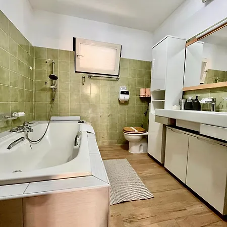 Apartment Goldenpearl Povile